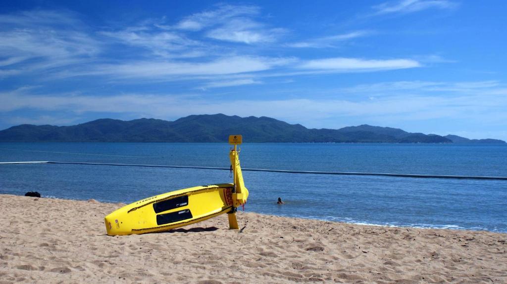 Aquarius On The Beach Aparthotel Таунсвил Екстериор снимка